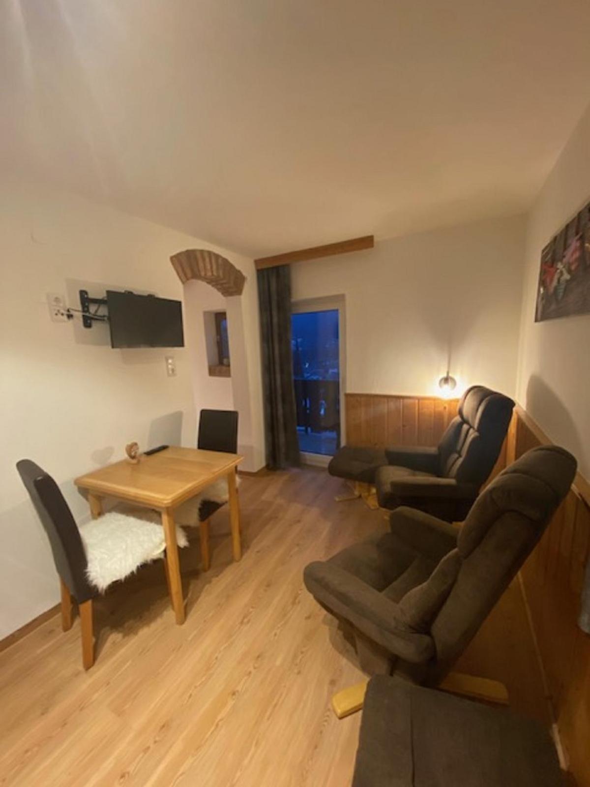 Alpenappartements Schwalbennestl Mittenwald Exterior foto